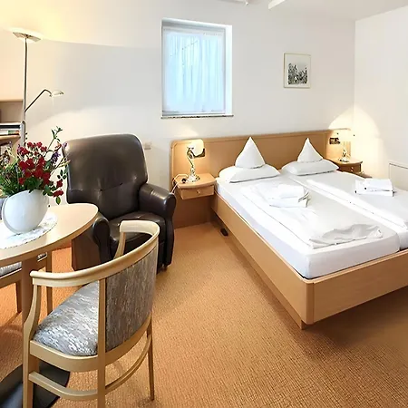 Apartmenthaus Am Schwarzwaelder Hof * 巴特贝林根